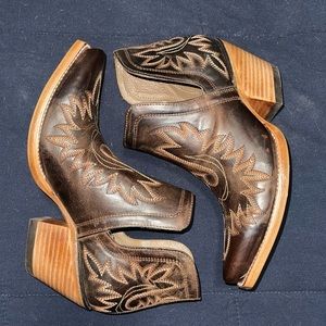 Woman’s Ariat Dixon Western Boot
